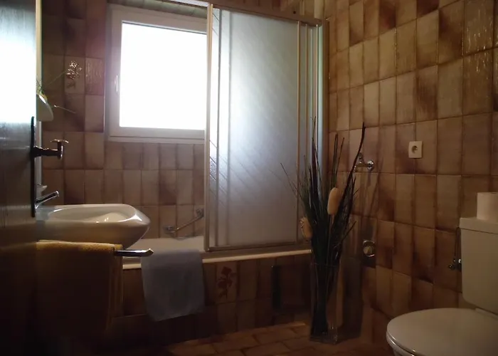 菲林拉姆旅馆 *